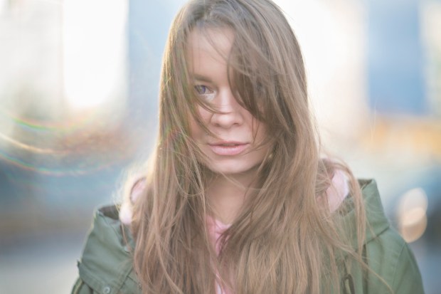 portrait-of-a-girl-in-the-city-4933116_1920